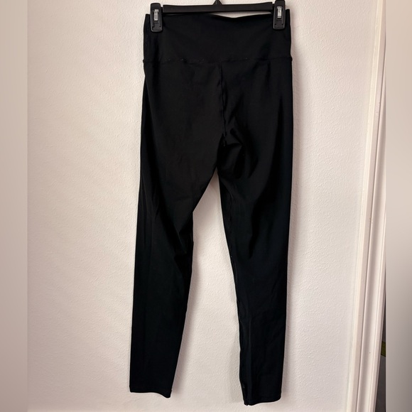 Black High-Waist Leggings - Picture 2 of 2